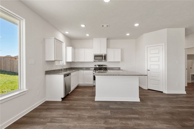 113 Hejl Drive, Caldwell, TX 77836