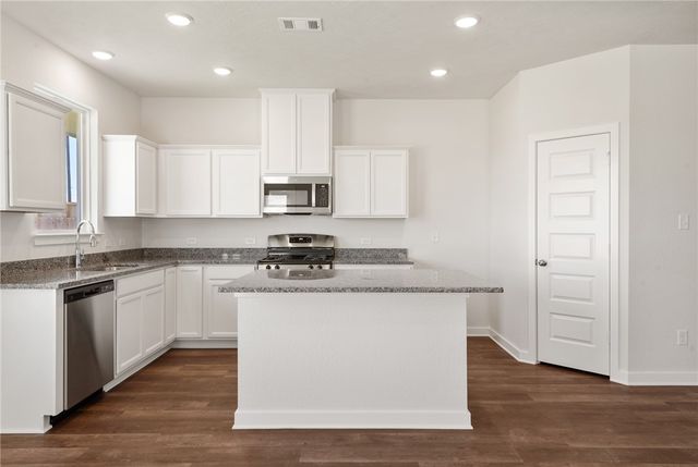 113 Hejl Drive, Caldwell, TX 77836