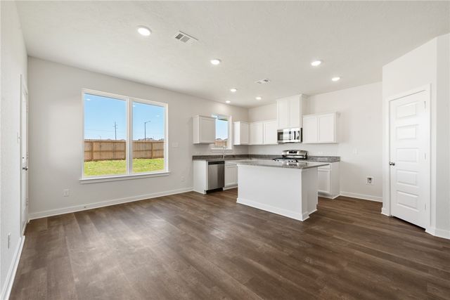 113 Hejl Drive, Caldwell, TX 77836