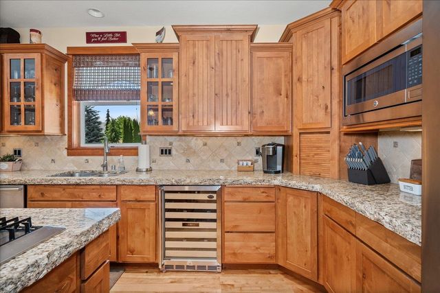 1920 S Dusk Ln, Greenacres, WA 99016