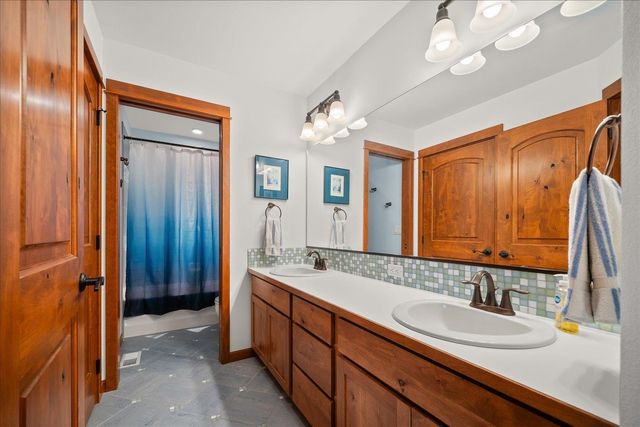 1920 S Dusk Ln, Greenacres, WA 99016