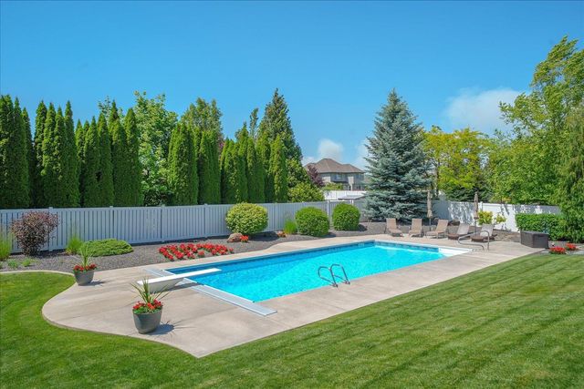 1920 S Dusk Ln, Greenacres, WA 99016