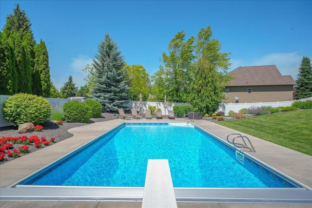1920 S Dusk Ln, Greenacres, WA 99016