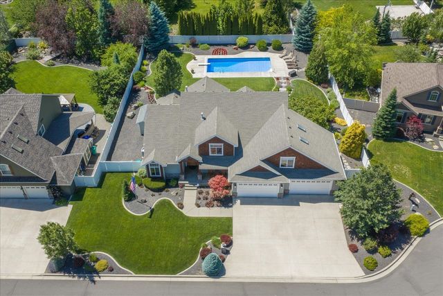 1920 S Dusk Ln, Greenacres, WA 99016