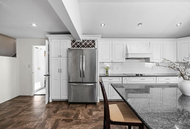 5 Endicott St, Weymouth, MA 02189