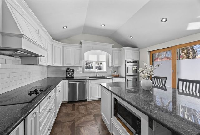 5 Endicott St, Weymouth, MA 02189