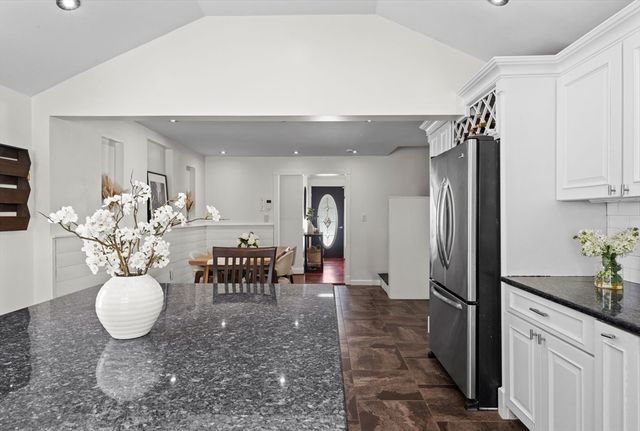 5 Endicott St, Weymouth, MA 02189