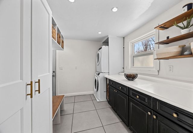 5 Endicott St, Weymouth, MA 02189