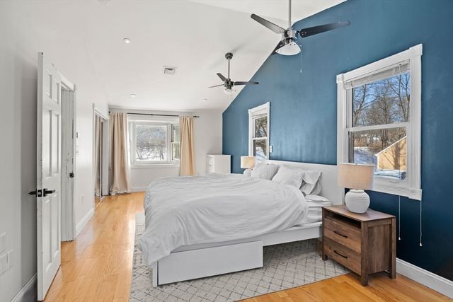 5 Endicott St, Weymouth, MA 02189