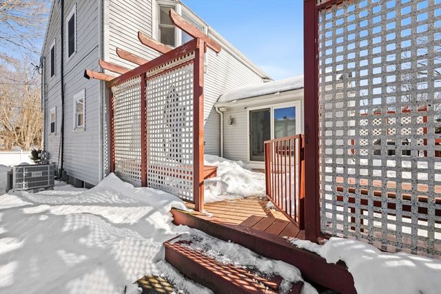 5 Endicott St, Weymouth, MA 02189