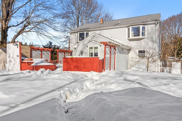 5 Endicott St, Weymouth, MA 02189