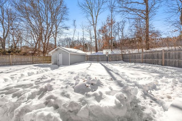 5 Endicott St, Weymouth, MA 02189