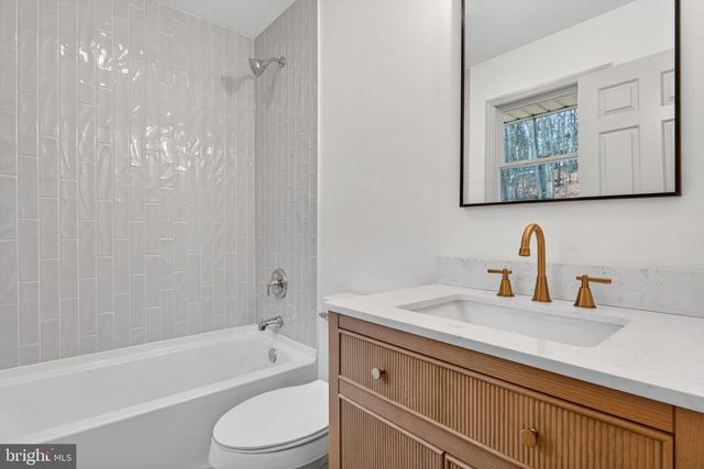 600 ROCKY DR, Boiling Springs, PA 17007