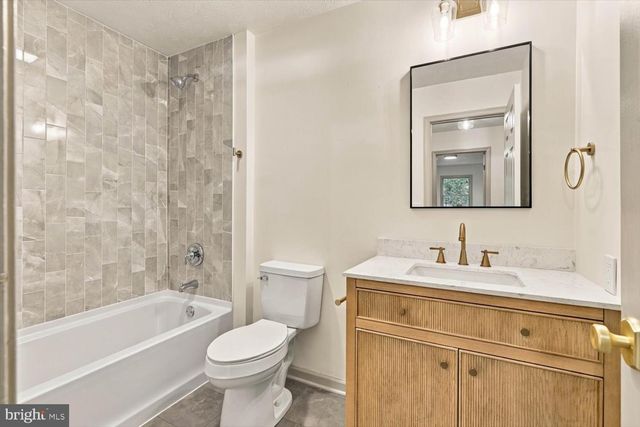 600 ROCKY DR, Boiling Springs, PA 17007
