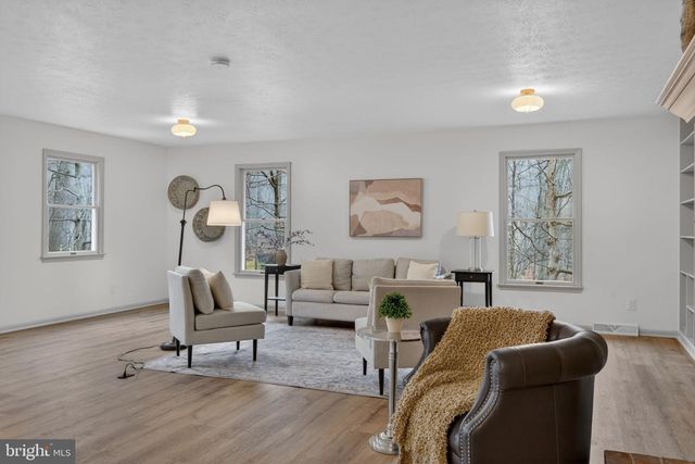 600 ROCKY DR, Boiling Springs, PA 17007
