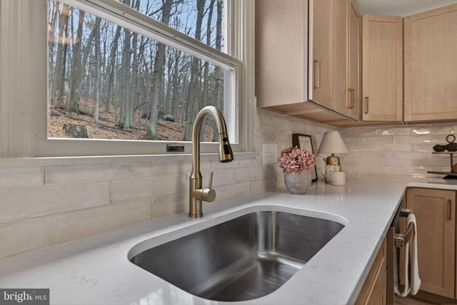 600 ROCKY DR, Boiling Springs, PA 17007