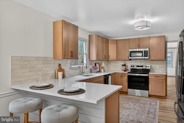 600 ROCKY DR, Boiling Springs, PA 17007