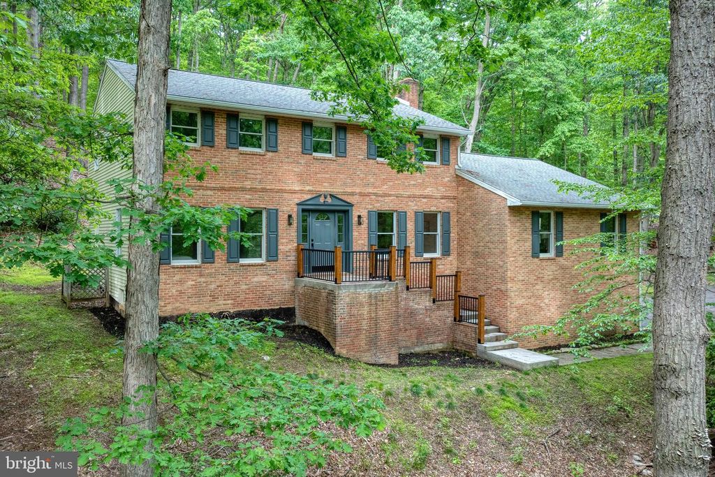 600 ROCKY DR, Boiling Springs, PA 17007