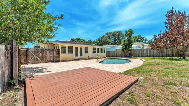2729 BUCKINGHAM AVENUE, Lakeland, FL 33803