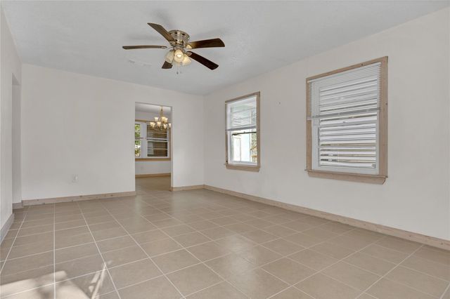 3103 Avenue H, Dickinson, TX 77539