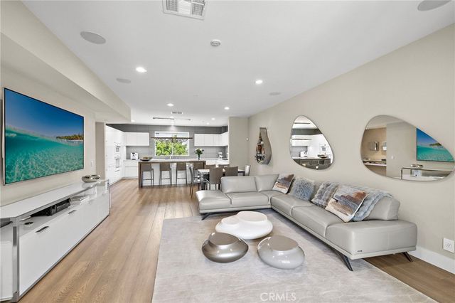 745 Beacon, Irvine, CA 92618