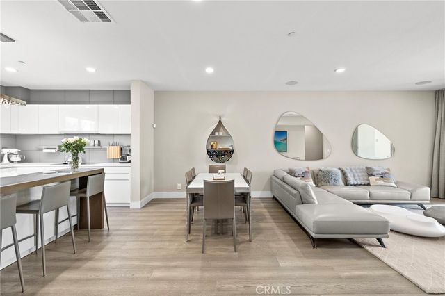 745 Beacon, Irvine, CA 92618