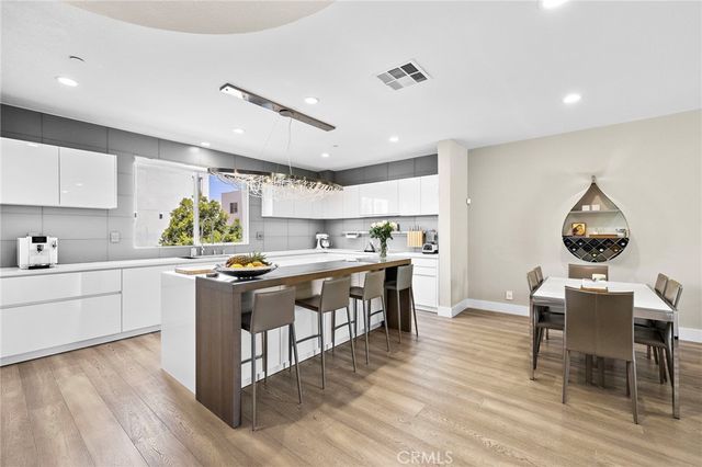 745 Beacon, Irvine, CA 92618