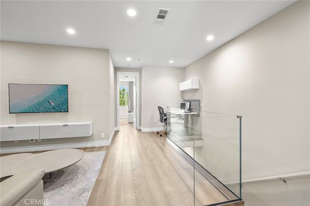 745 Beacon, Irvine, CA 92618