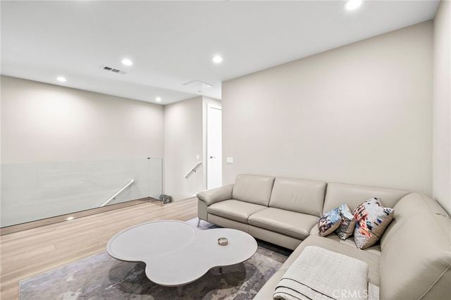 745 Beacon, Irvine, CA 92618