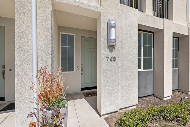 745 Beacon, Irvine, CA 92618