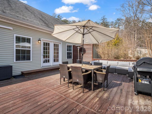 19 Lynnbrook Way, Columbus, NC 28722