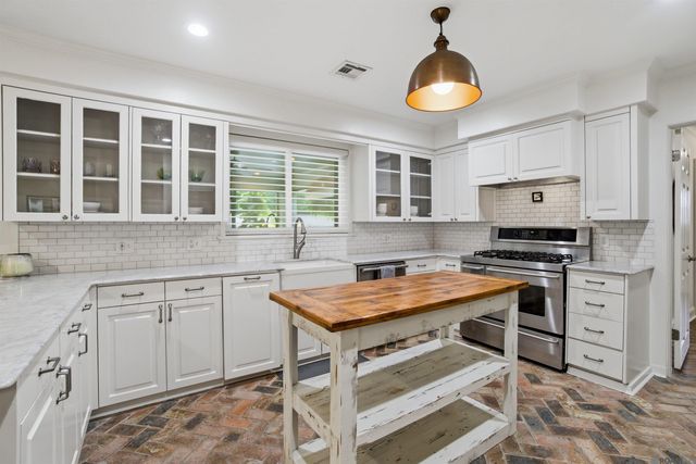 5722 S Pollard Pkwy, Baton Rouge, LA 70808