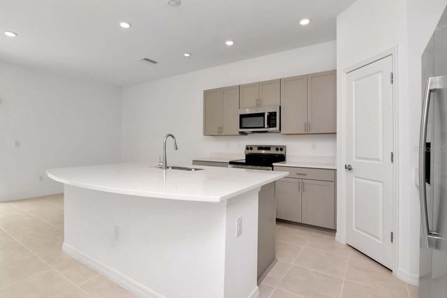 34234 POLACCA LANE, Wesley Chapel, FL 33543