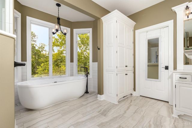 6690 Morgans Run, Miami Twp, OH 45140