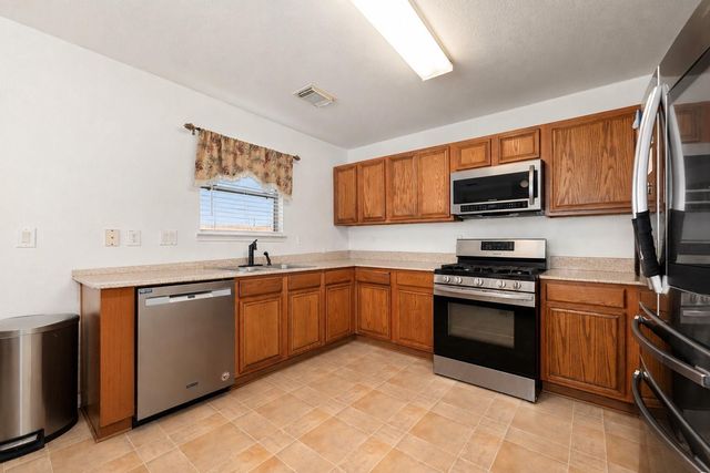 8111 Eastpoint Boulevard, Baytown, TX 77521