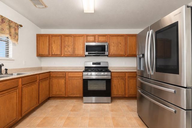 8111 Eastpoint Boulevard, Baytown, TX 77521