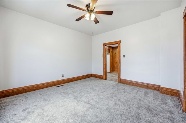 564 Spruce Ave, Sharon, PA 16146