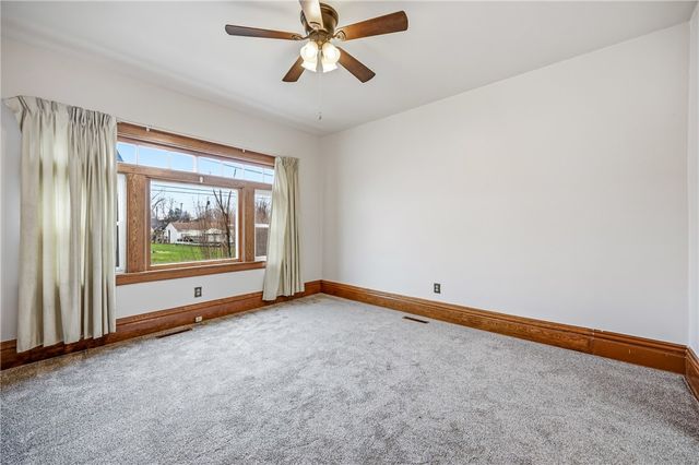 564 Spruce Ave, Sharon, PA 16146