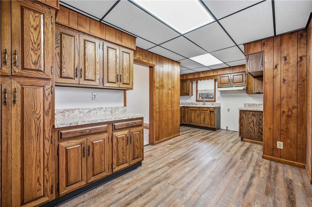 564 Spruce Ave, Sharon, PA 16146