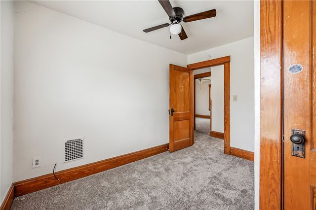 564 Spruce Ave, Sharon, PA 16146