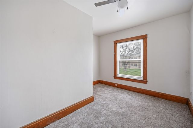 564 Spruce Ave, Sharon, PA 16146