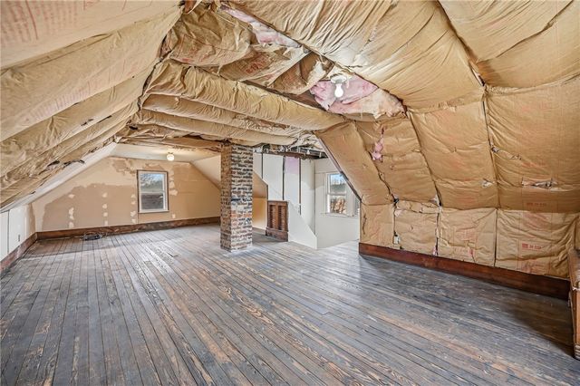 564 Spruce Ave, Sharon, PA 16146