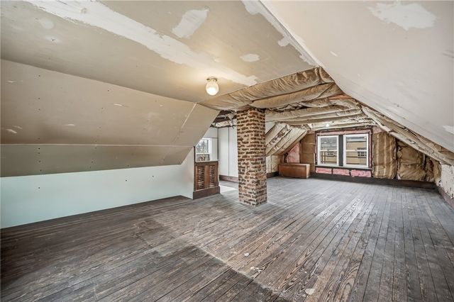 564 Spruce Ave, Sharon, PA 16146