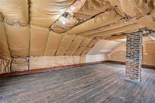 564 Spruce Ave, Sharon, PA 16146