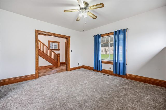 564 Spruce Ave, Sharon, PA 16146