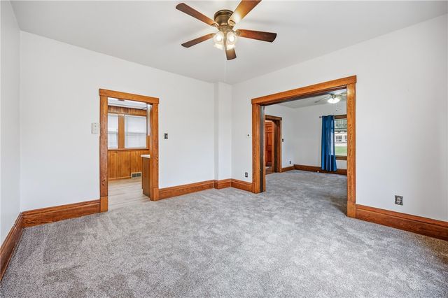 564 Spruce Ave, Sharon, PA 16146