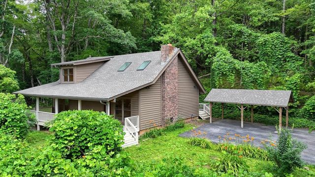 988 Yorkhouse Road, Rabun Gap, GA 30568