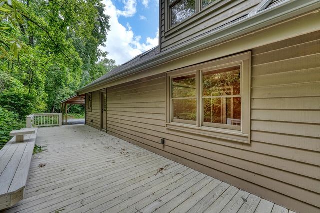 988 Yorkhouse Road, Rabun Gap, GA 30568