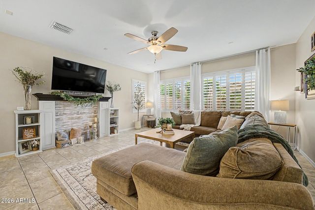18538 W TURQUOISE Avenue, Waddell, AZ 85355