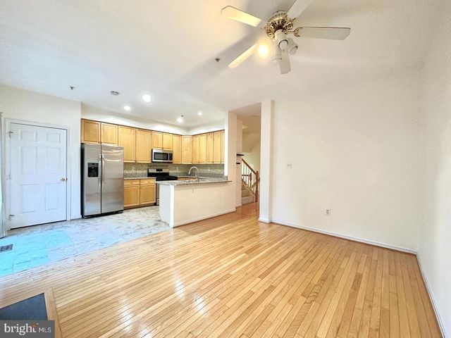 114 LONGPOINT WAY, Gaithersburg, MD 20878